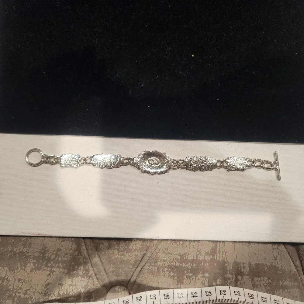 Silver Tone Repousse Floral Scroll Link Toggle Bracelet premier design 6.5 Inch